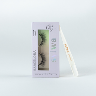 Starterset von Sylwa mit magnetischen Wimpern im Stil 'Barcelona' und einer nicht-magnetischen Pinzette. Die Wimpern können individuell ausgewählt werden, ideal für einen einzigartigen, verführerischen Look und eine einfache Anwendung.